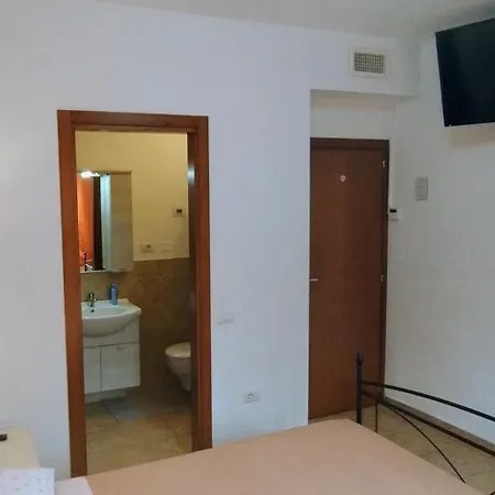 Vetralla Alojamento de Acomodação e Pequeno-almoço 3*